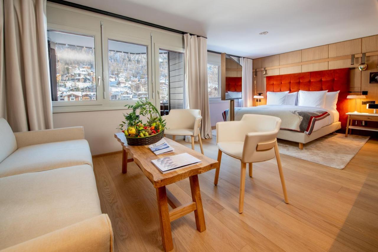 Schweizerhof Zermatt - A Small Luxury Hotel Bagian luar foto