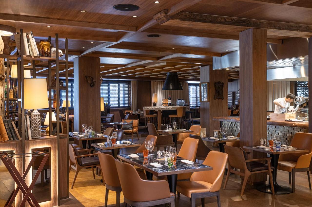 Schweizerhof Zermatt - A Small Luxury Hotel Bagian luar foto