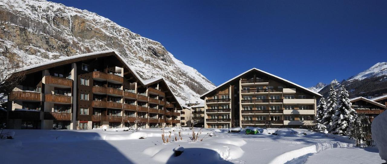 Schweizerhof Zermatt - A Small Luxury Hotel Bagian luar foto