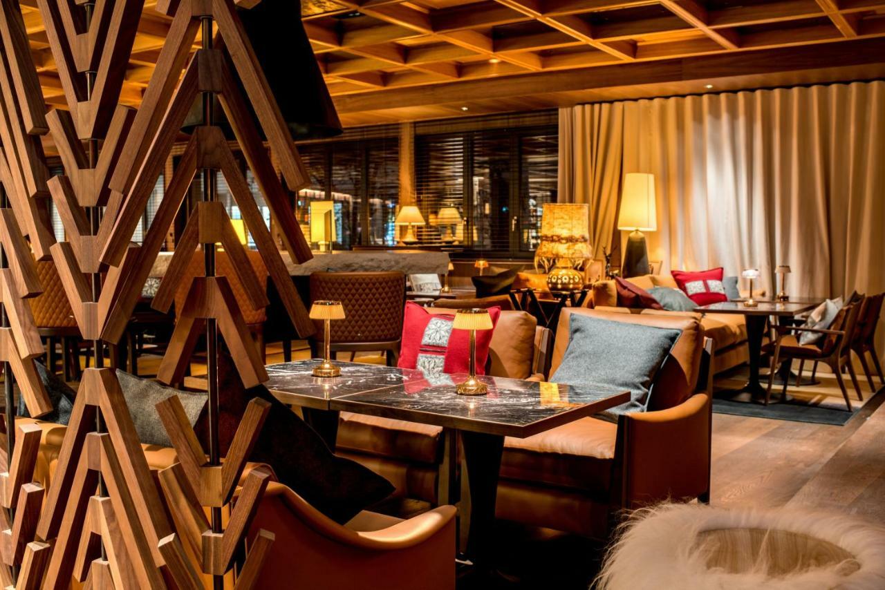 Schweizerhof Zermatt - A Small Luxury Hotel Bagian luar foto